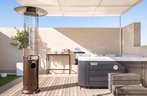 Casuzze Apartamento | {Jacuzzi} 3 min from the beach between Marina di Ragusa and Punta Secca