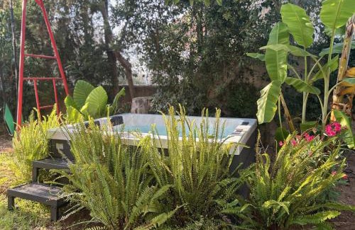 Nea Makri Casa | Jacuzzi Artistic Villa in Nea Makri