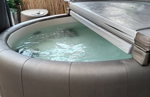 Ashkelon Apartamento | Jacuzzi Beach Suite W/ Gym: 4 rooms + Huge Balcony