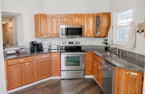 Cary Casa | Jacuzzi, cuna, paseo a la zona china, restaurante de kebab, food lion