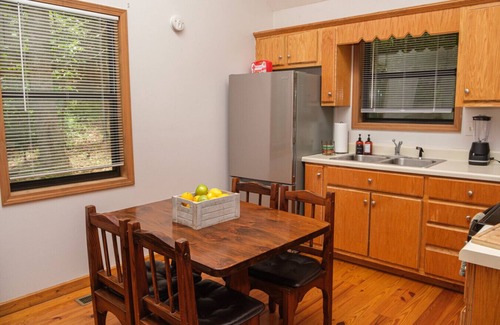 Blairsville Cabina | Jacuzzi, Fireplace, Nature, Views, Peaceful, Patio