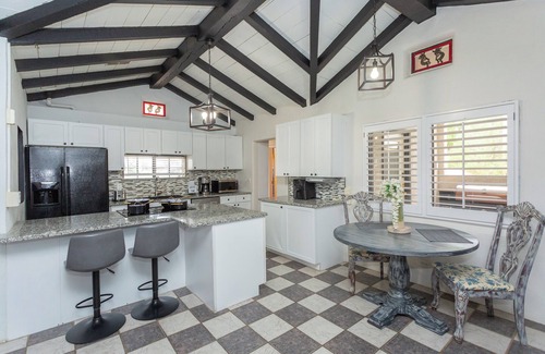 Artesia Casa | Jacuzzi Home - 5 min drive to FLETC!