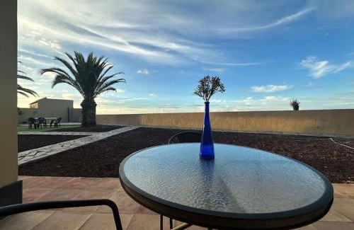 La Mancha Casa | Jacuzzi Oasis: Space & Comfort