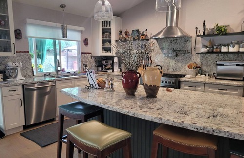 Rancho Penasquitos Casa | Jacuzzi, private yard, modern open kitchen. 1-6 months preferred.