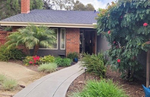 Rancho Penasquitos Casa | Jacuzzi, private yard, modern open kitchen. 1-6 months preferred.