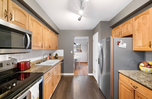 Applewood Villages Casa | Jacuzzi Ranch in West Denver. Quiet Neighborhood. Red Rocks, Golden, Denver.