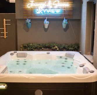 Cluj County Apartamento | Jacuzzi & Sauna Skyview