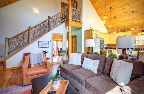 Seven Devils Cabina | Jacuzzi / Views of Grandfather Mountain / Secluded