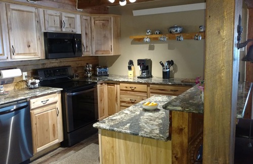 Custer Cabina | Jade Pines, una hermosa casa de troncos en Black Hills con mucho entretenimiento