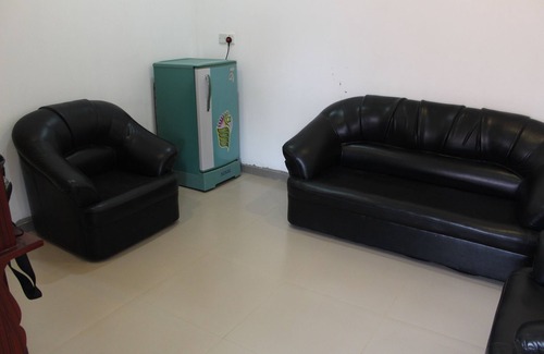 Jaffna Cabina | Jaffna Travel & Guest Inn: 2 AC Bedroom first floor AC house with free parking