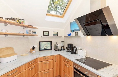 Hohen Niendorf Apartamento | Jagdschloss WE 21: exclusive 3-room apartment with high-quality furnishings