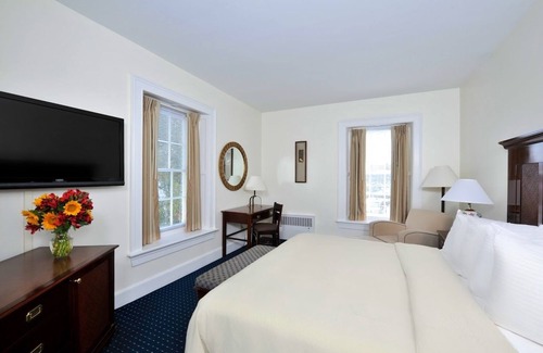 Newport Hotel | Jailhouse Inn