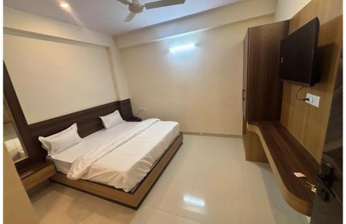 Jaipur Hotel | Jaipur Hotel ALTERA INN Near Bypass Road - Restaurant- Lift & Free Parking Facility - Fully Air Conditioned Rooms - Heart Of Pink City