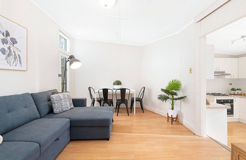 Newtown Casa | Jam Home | Heart of Newtown Gem Stylish Central Convenient minutes to King St