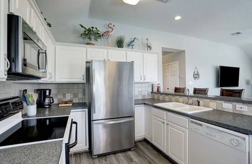 Jamaica Beach Casa | Jamaica Beach Waterfront Home! w/ Paddleboards, Kayak, Pedal Boat, Fishing Gears