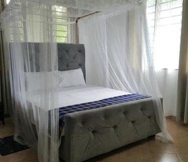 Diani Beach Apartamento | Jameela House, 3 mins to Diani Beach, Massage, Laundry, Transport & Catering Available