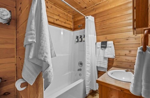 Galena Cabina | James River Haven | The Cabins at Galena Cabin 1