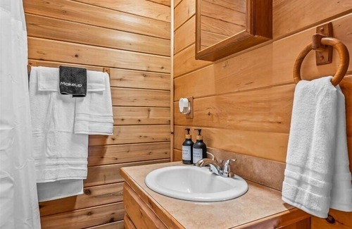 Galena Cabina | James River Haven | The Cabins at Galena Cabin 1