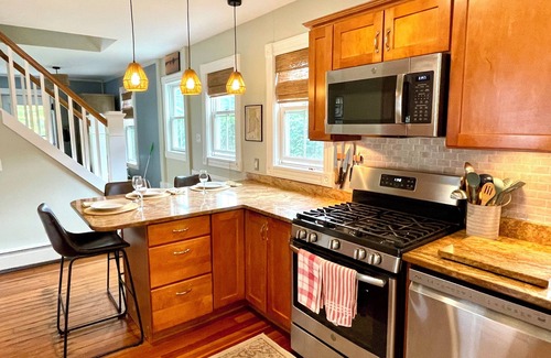 Jamestown Casa | Jamestown, In-Town Cottage