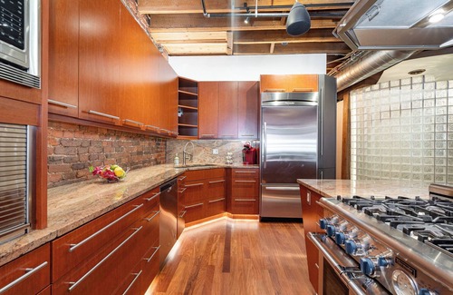 Downtown Nashville Cabaña | Jamloft - Printers Alley - Walk to Broadway