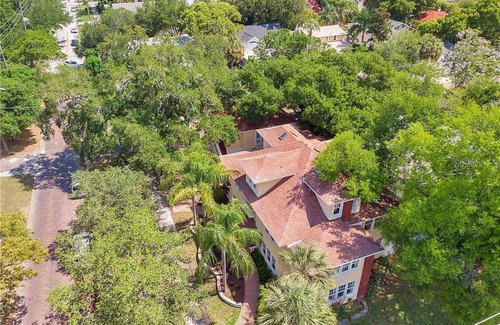 Historic Old Northeast Apartamento | Jannus Suite at ONE Inn: King Bed, Kitchenette, Near Downtown & Vinoy Park