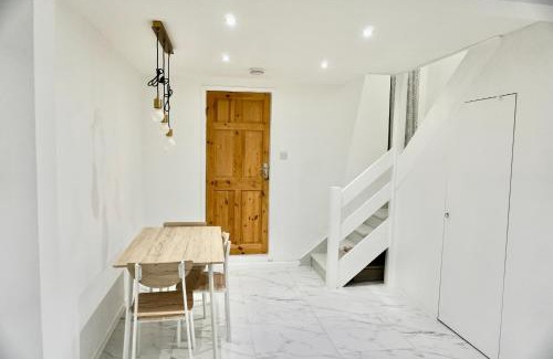 Colchester Casa | Japandi Room
