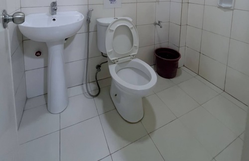 Sampaloc Hotel | Jardin Oriental Suites Ubelt Manila