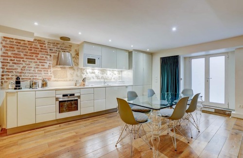 Quartier Sainte-Avoye Apartamento | Jardin Prive - Gorgeous 3 Bed House in Le Marais