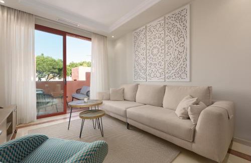 Nikki Beach Apartamento | Jardines de Don Carlos Marbella