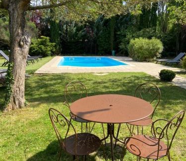 Berrias-et-Casteljau Cama Y Desayuno | Jas de Berrias Chambre d’hôte