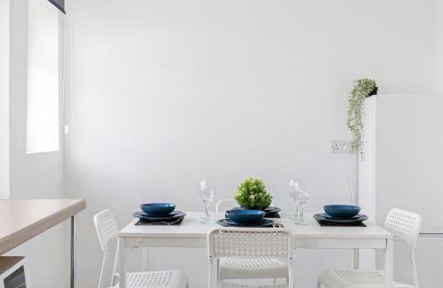 Newark upon Trent Apartamento | JASIG APARTMENTS - Comfy 3 Bedroom house in Nottingham, Sleeps 6