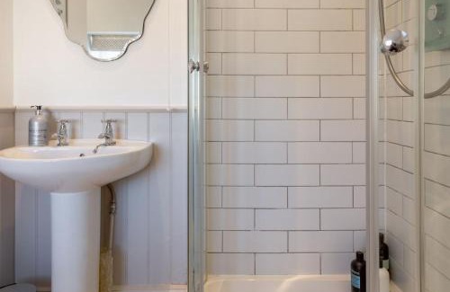 Bourton Casa | Jasmine Cottage - 2 Bedroom in Heart of Bourton!