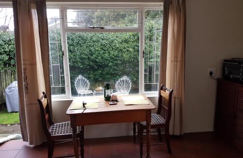 Eastcliff Apartamento | Jasmine Cottage - Cool cottage, hot location