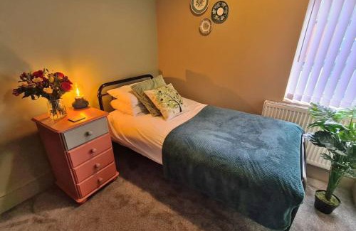Forsbrook Casa | Jasper's by Spires Accommodation within easy reach of Trentham Gardens