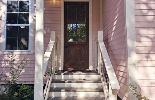 St. Francisville Casa | Jasperilla Pink House