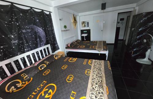 Chom Phon Casa | Jatujak Bangkok guesthouse
