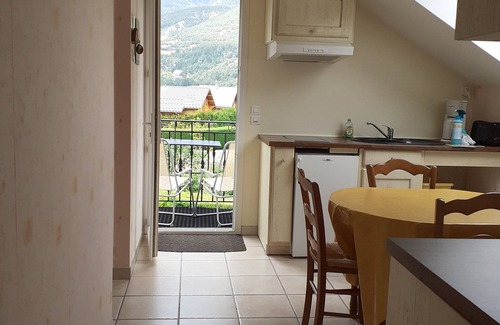 Jausiers Apartamento | JAUSIERS 04 - Apartamento 1 tipo T en una casa residencial tranquila