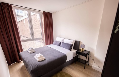 Delfshaven Apartamento | Jaw-dropping 3 Bedroom Apartment 117m2 -NB304J-