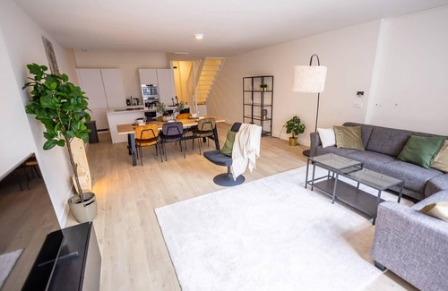 Delfshaven Apartamento | Jaw-dropping 3 Bedroom Apartment 117m2 -NB304J-
