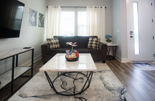 Southside Casa | Jax Southside Townhome Retreat