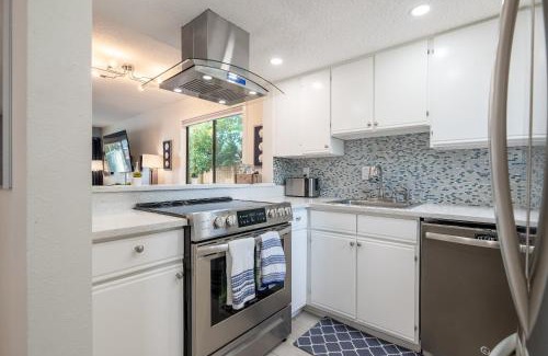 Jacksonville Beach Casa | Jax Vacations 1/2 Mile to Beach, 2 bedroom townhome pet friendly