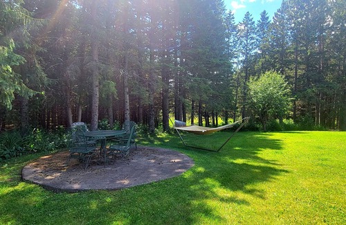 Esko Cabaña | Jay Cooke Cottage: Autumn Colors, pets welcome, large yard & firepit