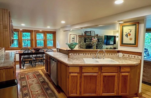 Montgomery Center Chalet De Esquí | Jay Peak Chalet: Family & Dog-Friendly, Hot Tub, Ski
