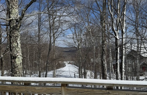 North Troy Casa | Jay Peak, lujo 5 BR Ski-in Ski-Out con bañera de hidromasaje