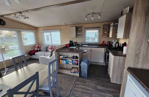 Rhyl Chalet De Esquí | Jayden 3 bed balcony