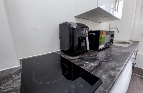 Basildon Casa | Jayjay Guest House
