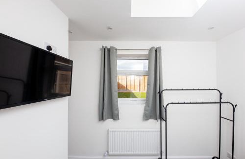 Basildon Casa | Jayjay Guest House