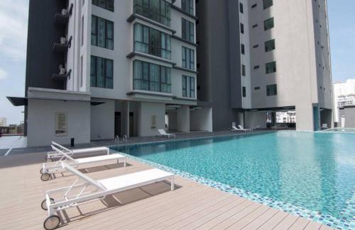 Seri Tanjung Pinang Apartamento | Jazz 313 Cosy 2-Bedroom Suite with Pool & Seaview