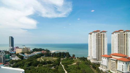 Seri Tanjung Pinang Apartamento | Jazz 313 Cosy 2-Bedroom Suite with Pool & Seaview