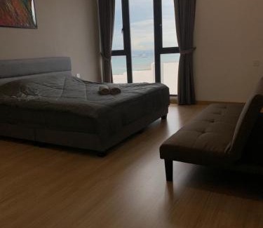 Seri Tanjung Pinang Apartamento | Jazz Service Suites 2 bedroom 35-1 by Yen's Sojourn
